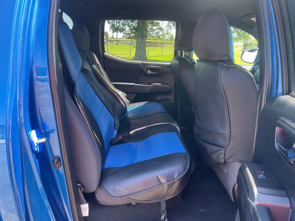 Used 2017 Toyota Tacoma TRD Sport w/ Tow Package RWD image 15