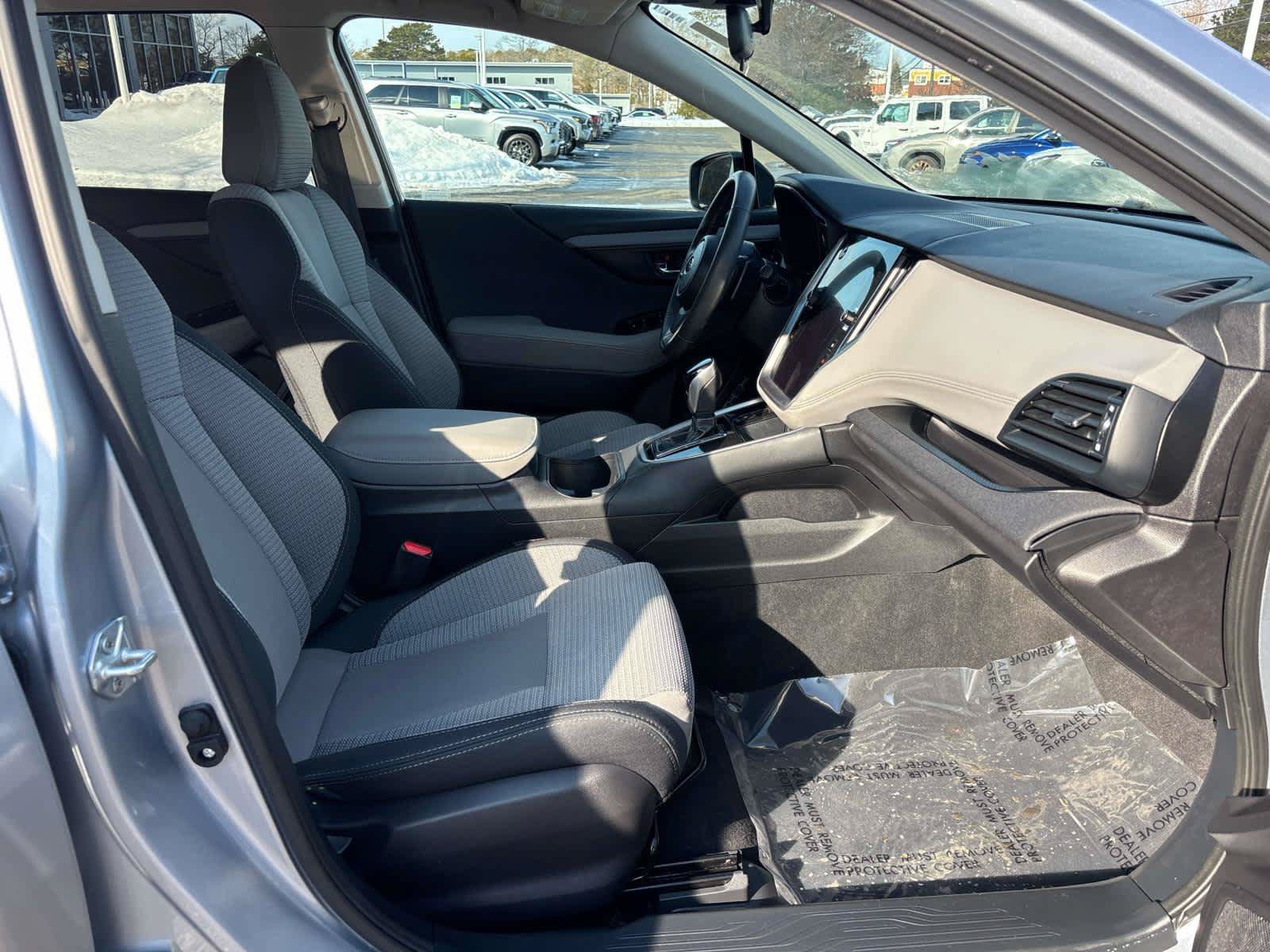 Used 2025 Subaru Outback Premium AWD/4WD image 14