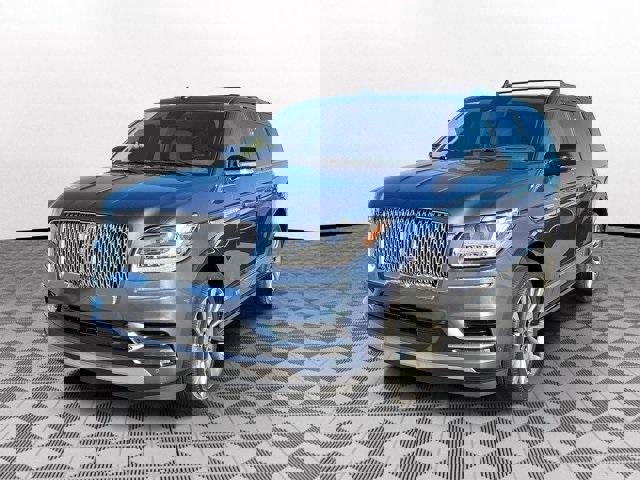 Used 2020 Lincoln Navigator Reserve w/ Luxury Package image 3
