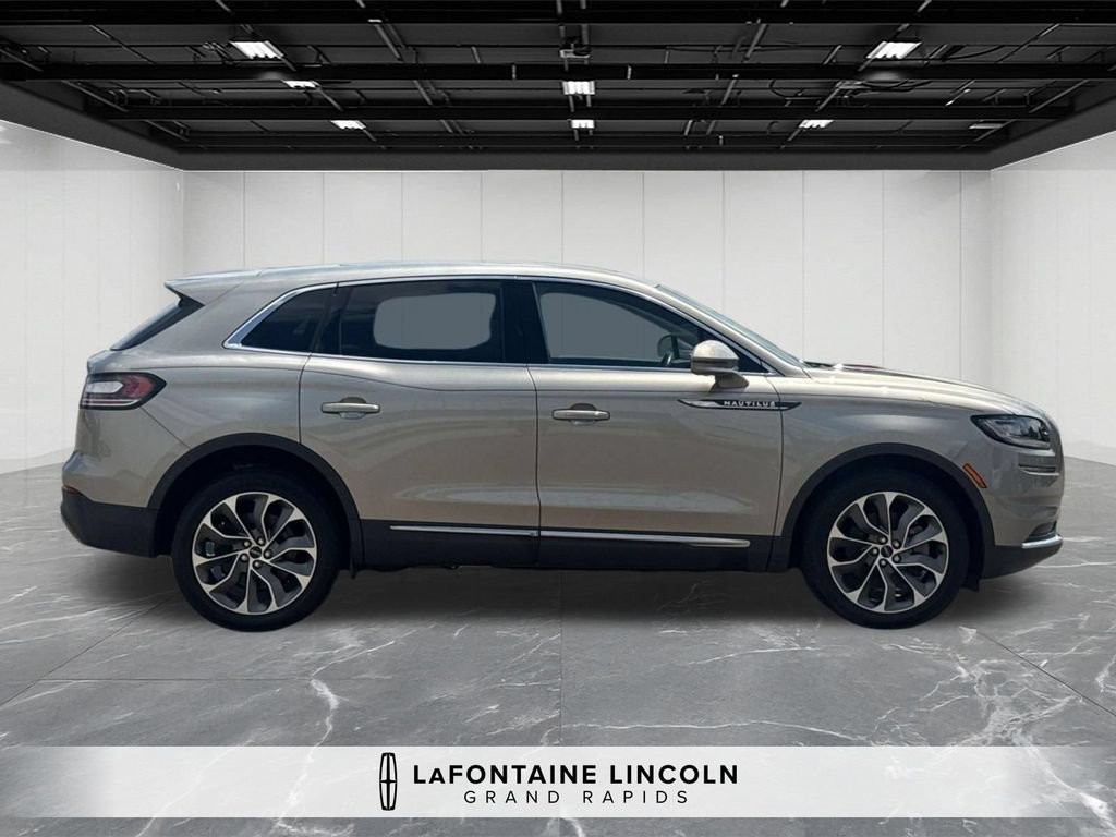 Certified 2023 Lincoln Nautilus Reserve AWD/4WD image 6