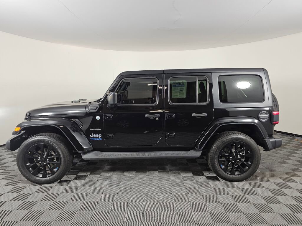 Used 2022 Jeep Wrangler Unlimited Sahara 4xe image 6