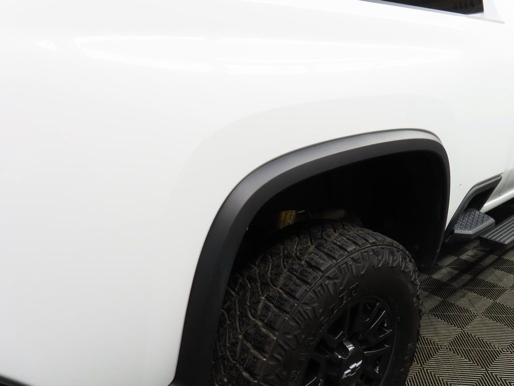 Used 2025 Chevrolet Silverado 2500 ZR2 w/ Technology Package image 33