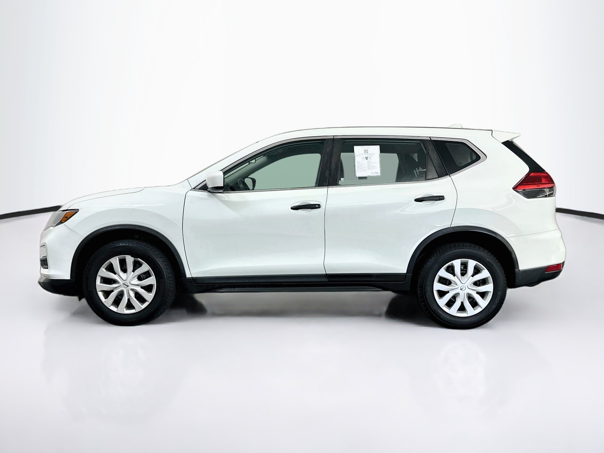 Used 2017 Nissan Rogue S AWD/4WD image 4