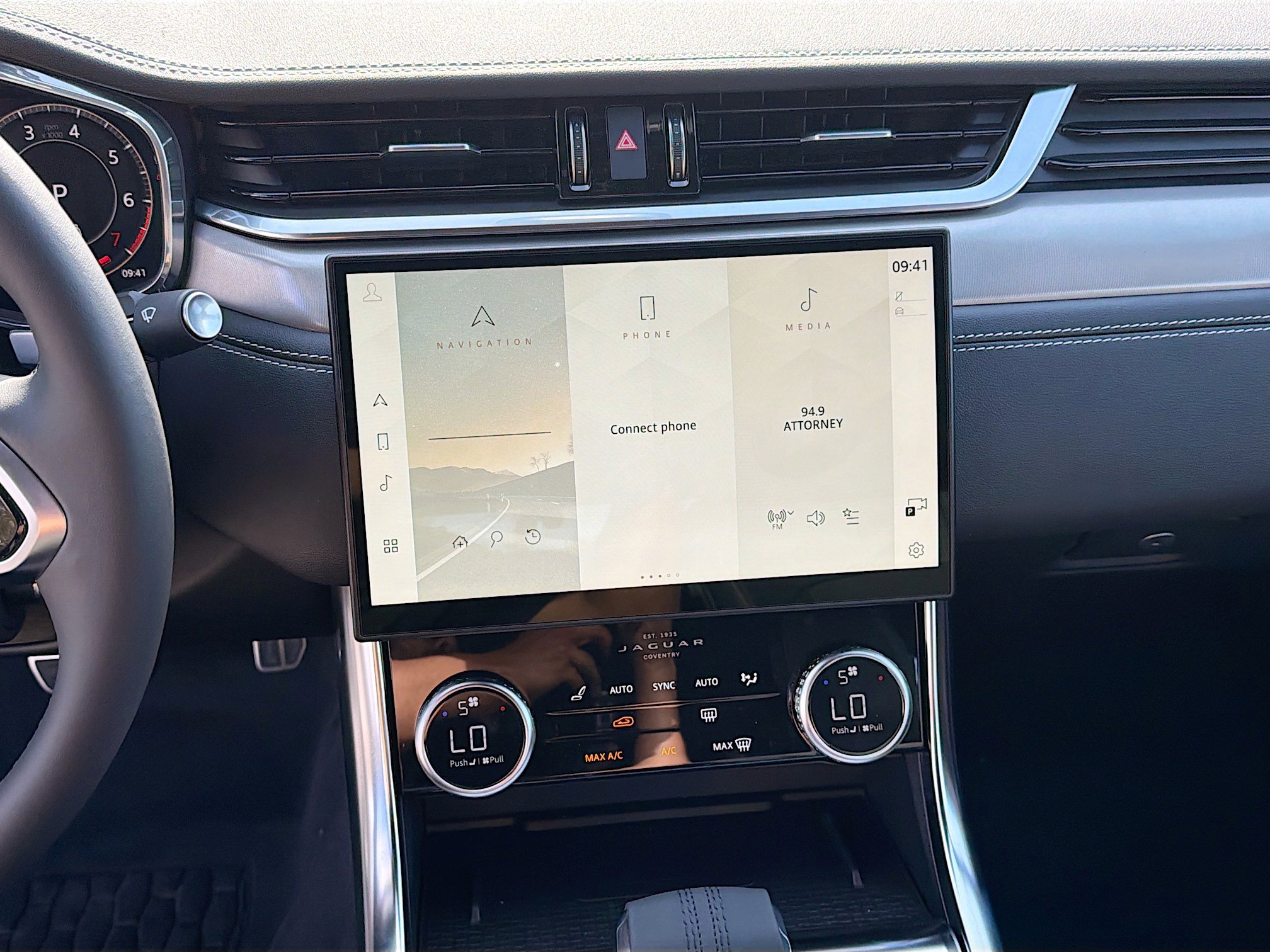 New 2024 Jaguar XF R-Dynamic SE image 29