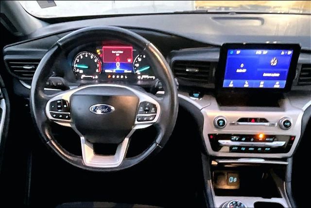Used 2022 Ford Explorer XLT image 5