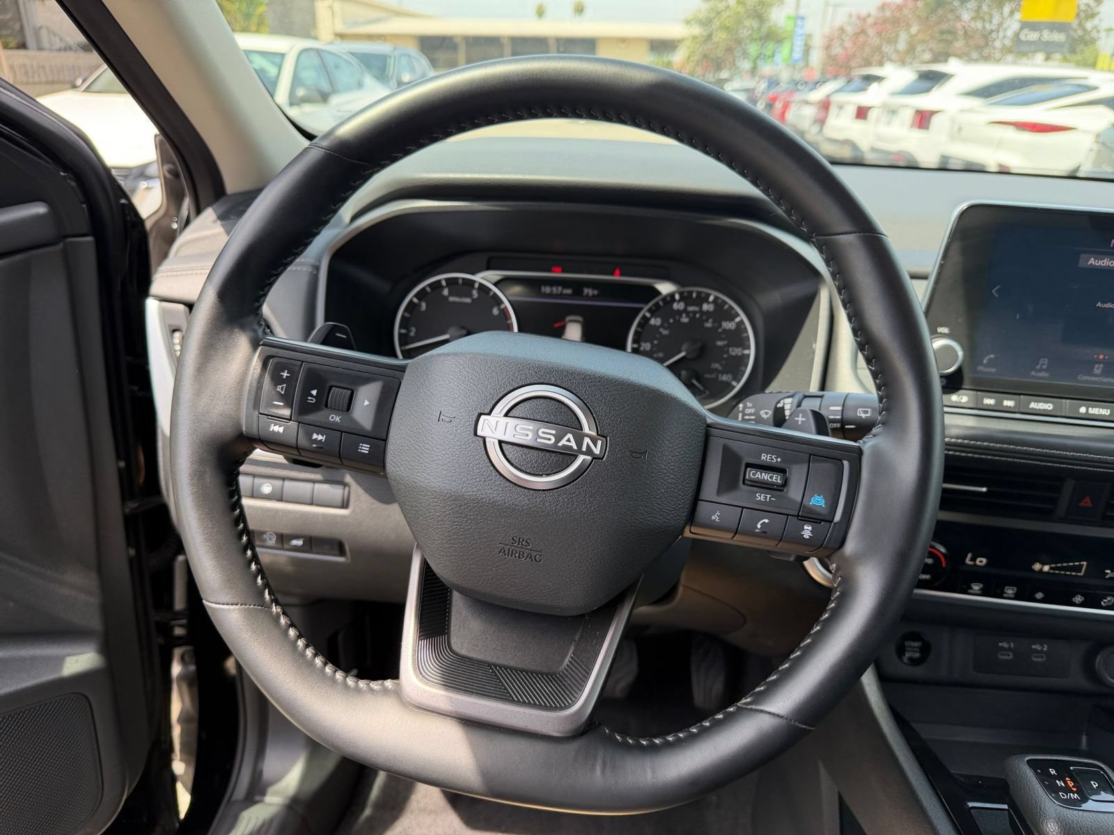 Used 2025 Nissan Rogue SV FWD image 30
