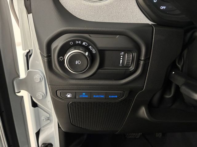 Used 2025 Jeep Wrangler Unlimited Sahara w/ Safety Group image 29