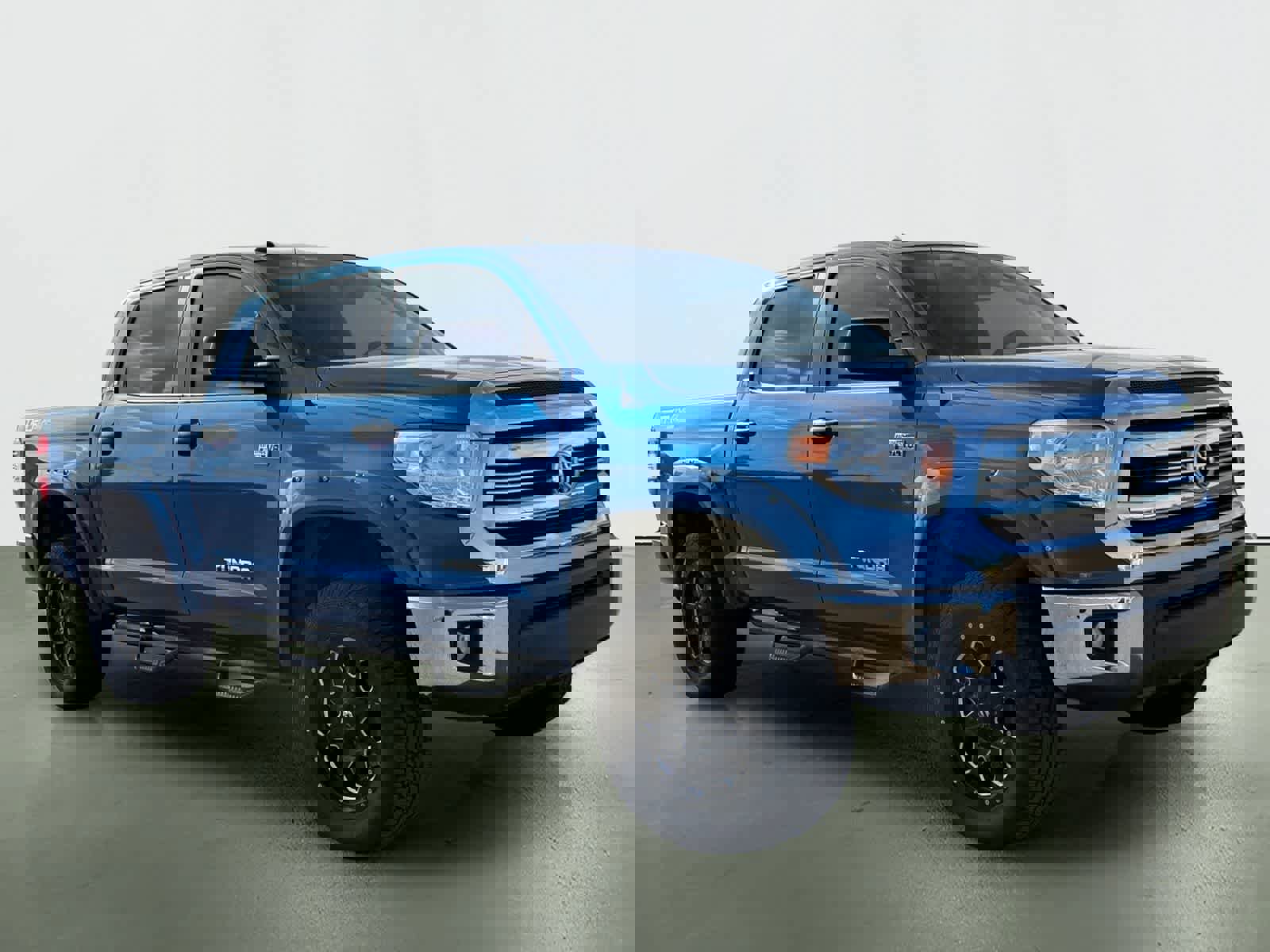 Used 2016 Toyota Tundra SR5 w/ TRD Off Road Package AWD/4WD image 6