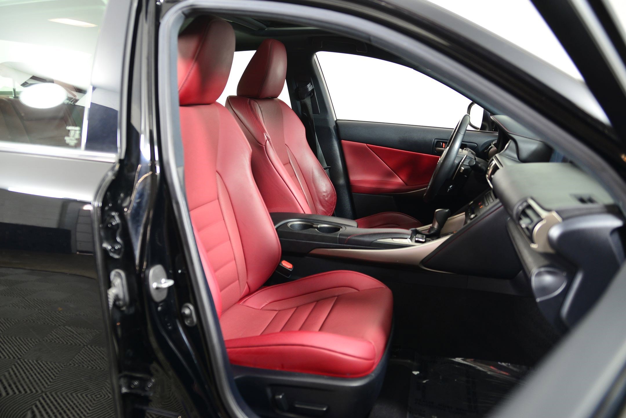 Used 2019 Lexus IS 300 AWD image 19