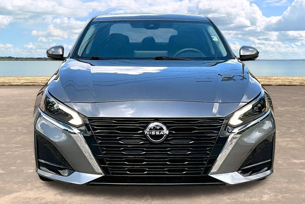 Used 2023 Nissan Altima 2.5 SL FWD image 2