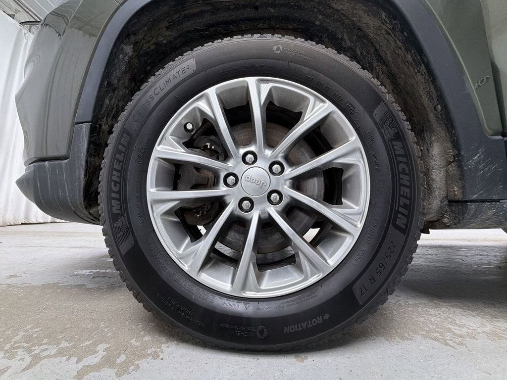 Used 2019 Jeep Cherokee Latitude Plus image 16