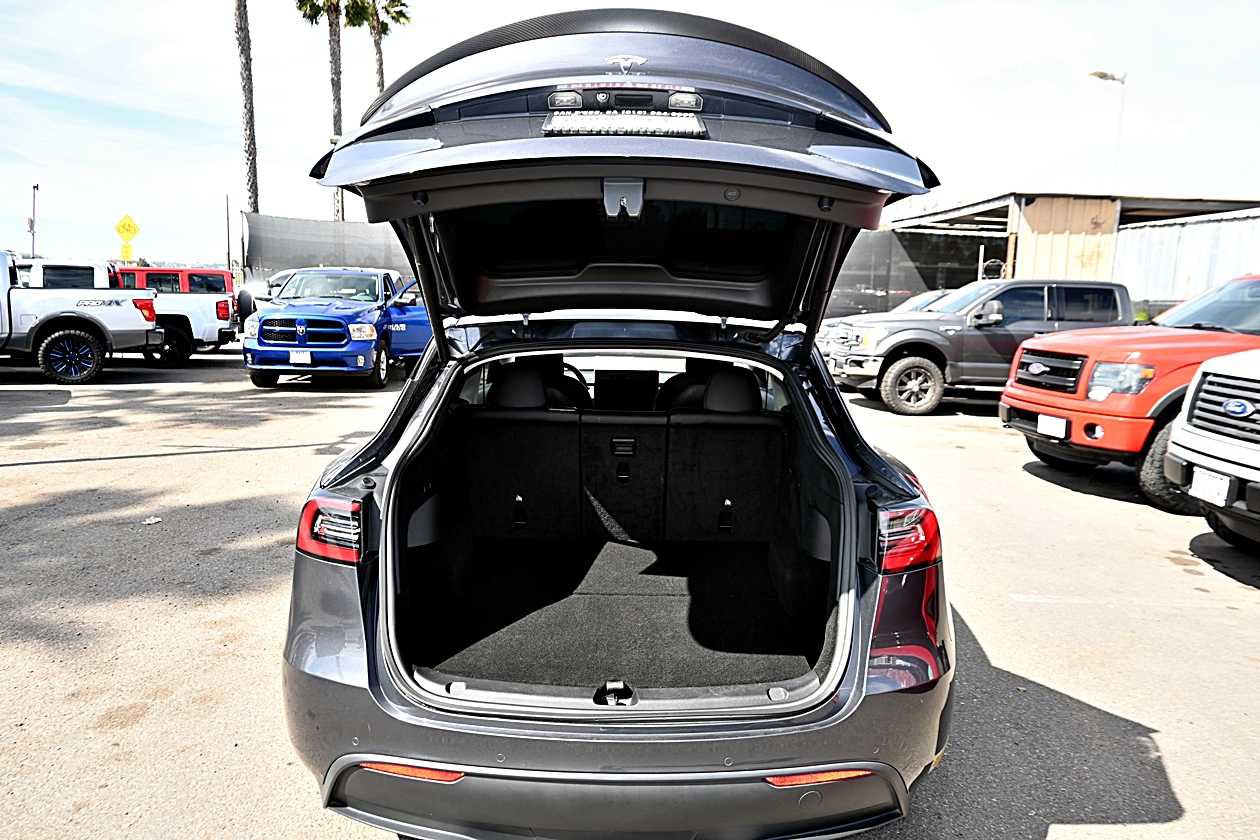 Used 2022 Tesla Model Y Performance AWD/4WD image 8