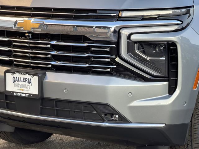 New 2026 Chevrolet Suburban Premier RWD image 7