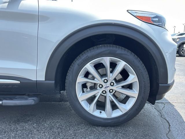 Used 2023 Ford Explorer Platinum w/ Technology Package AWD/4WD image 18