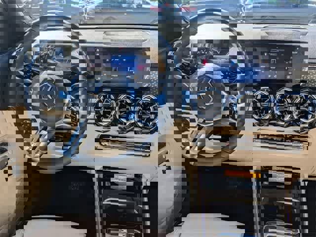 New 2025 Mercedes-Benz GLB 250 image 3