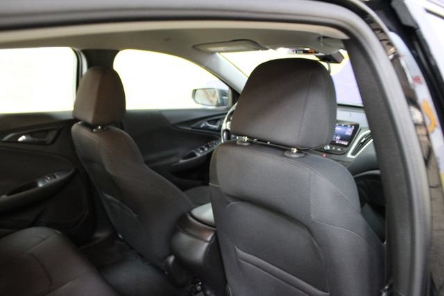Used 2019 Chevrolet Malibu RS FWD image 12