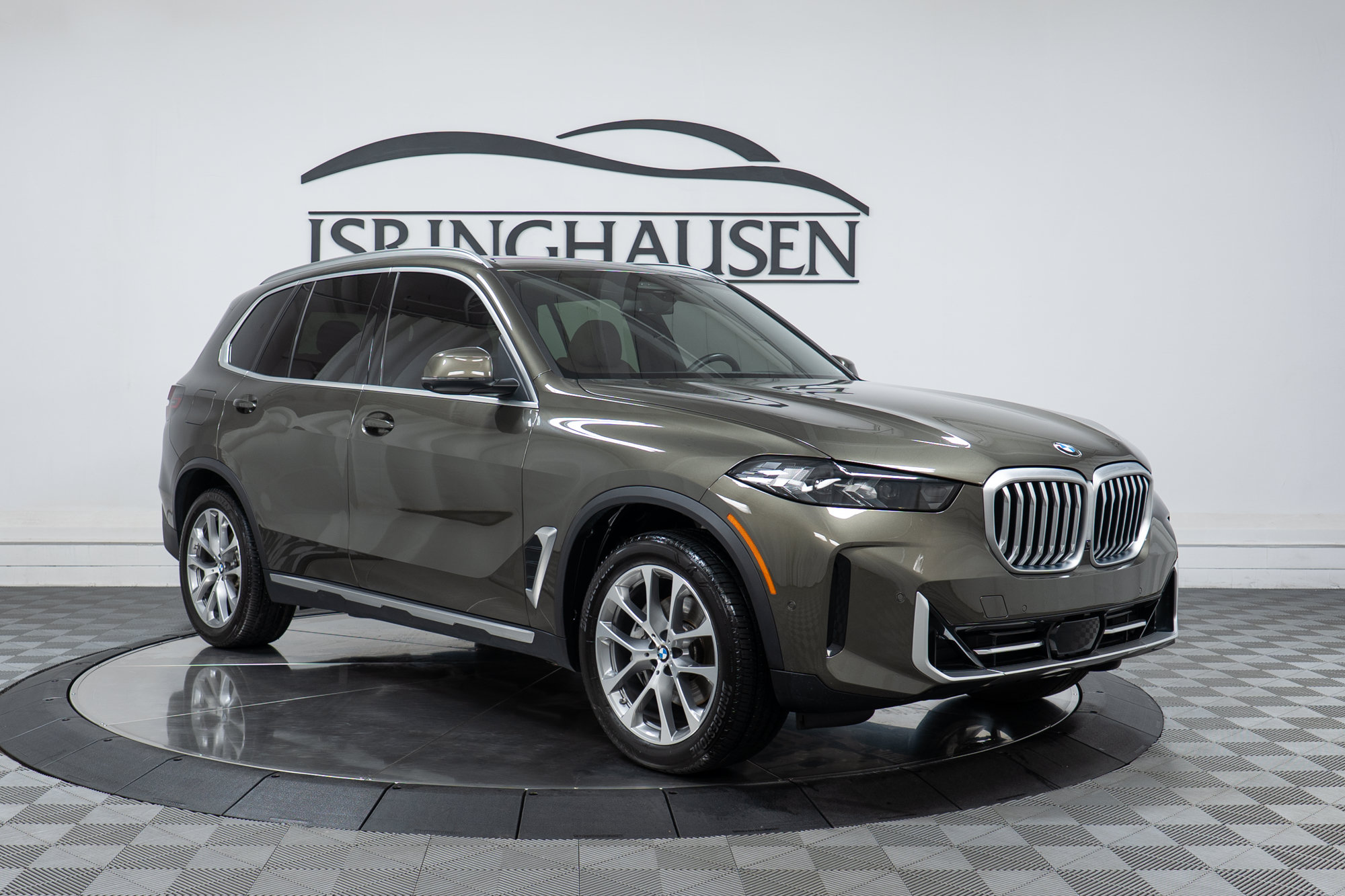 Used 2024 BMW X5 xDrive40i w/ Parking Assistance Package AWD/4WD image 3
