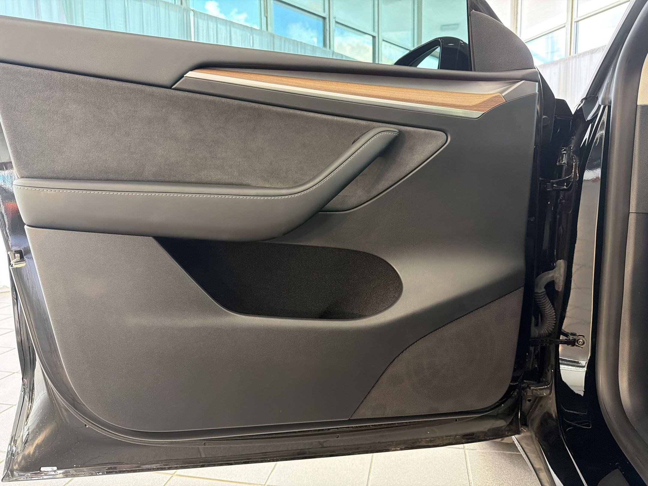 Used 2023 Tesla Model Y 2WD image 19