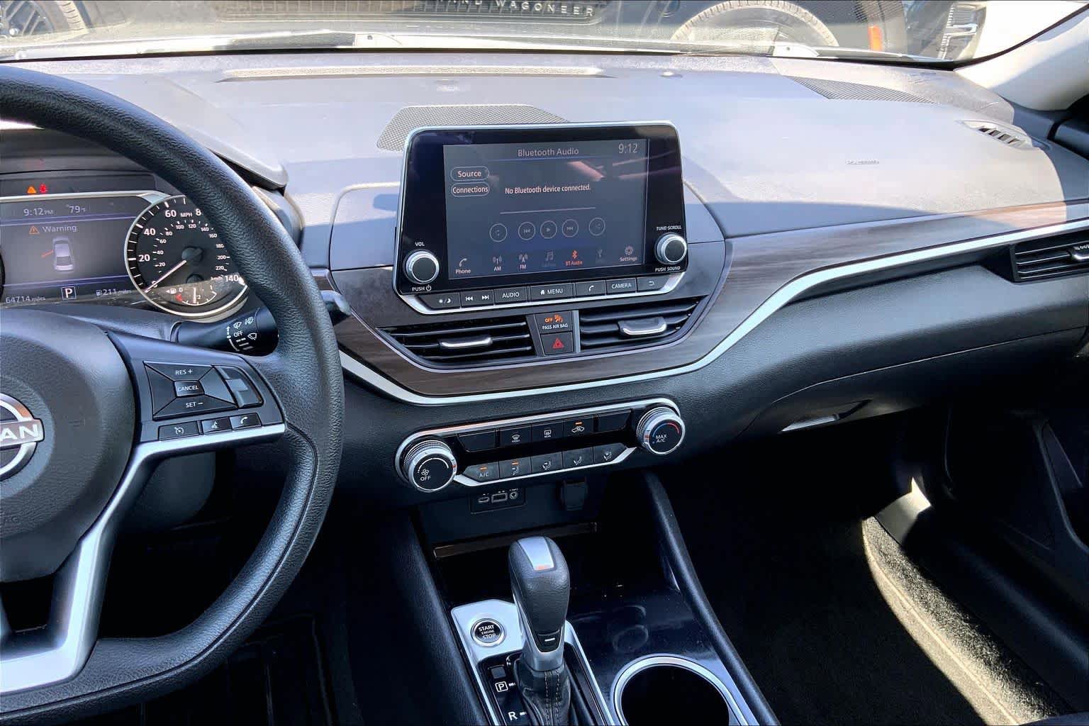 Used 2024 Nissan Altima 2.5 SV FWD image 7