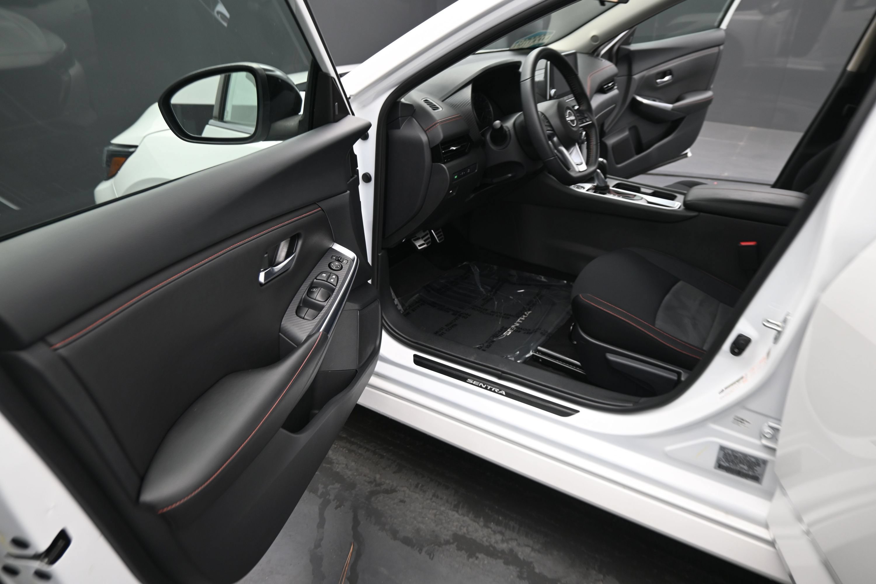 Used 2024 Nissan Sentra SR FWD image 18