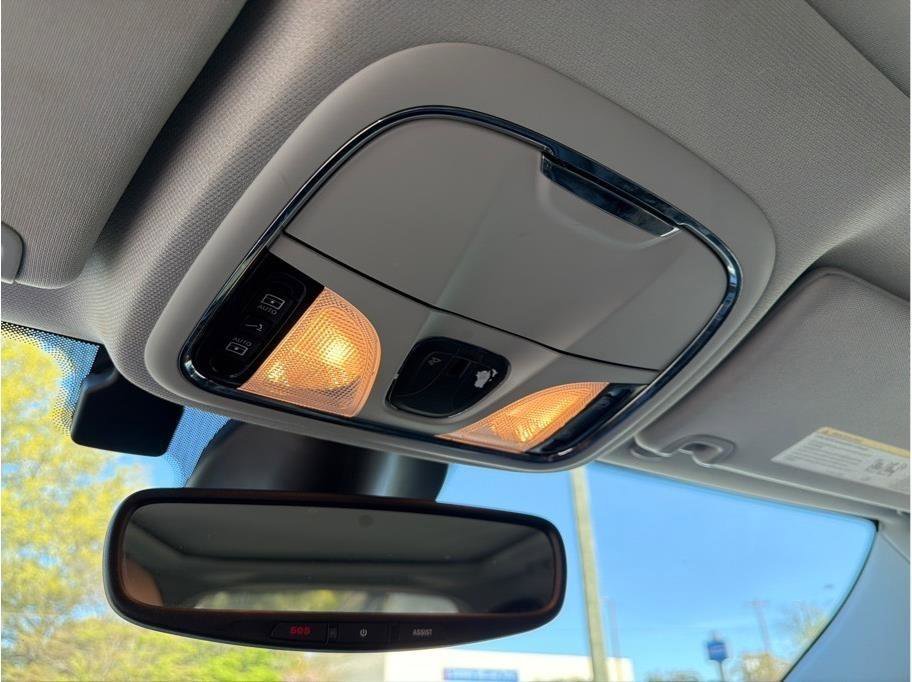 Used 2020 Jeep Cherokee Trailhawk w/ Technology Group image 18