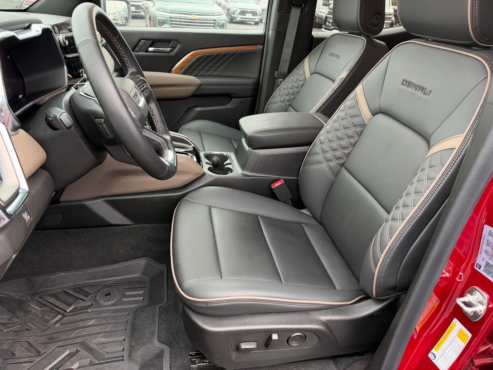 Used 2026 GMC Canyon Denali AWD/4WD image 5