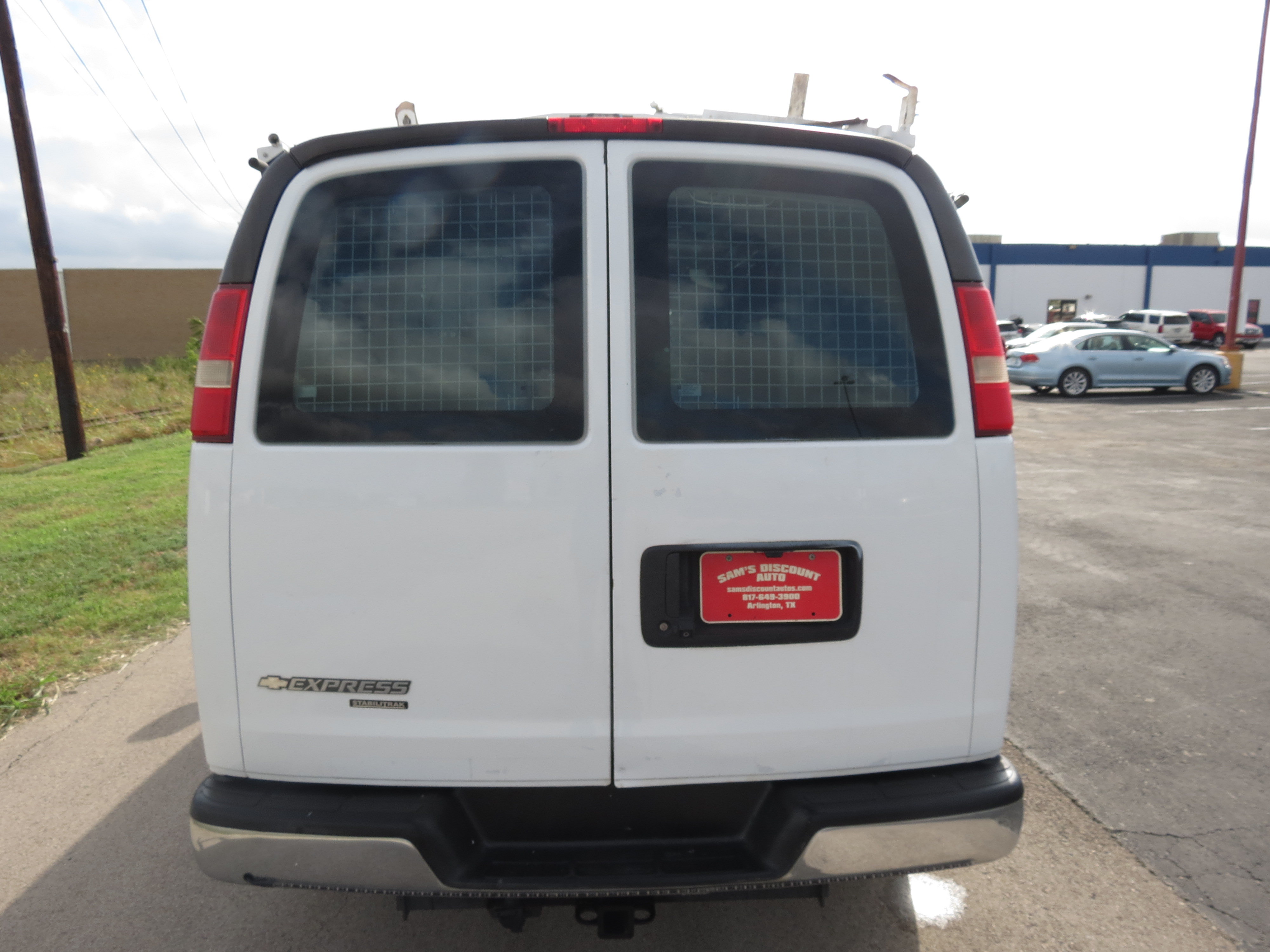 Used 2014 Chevrolet Express 2500 RWD image 8