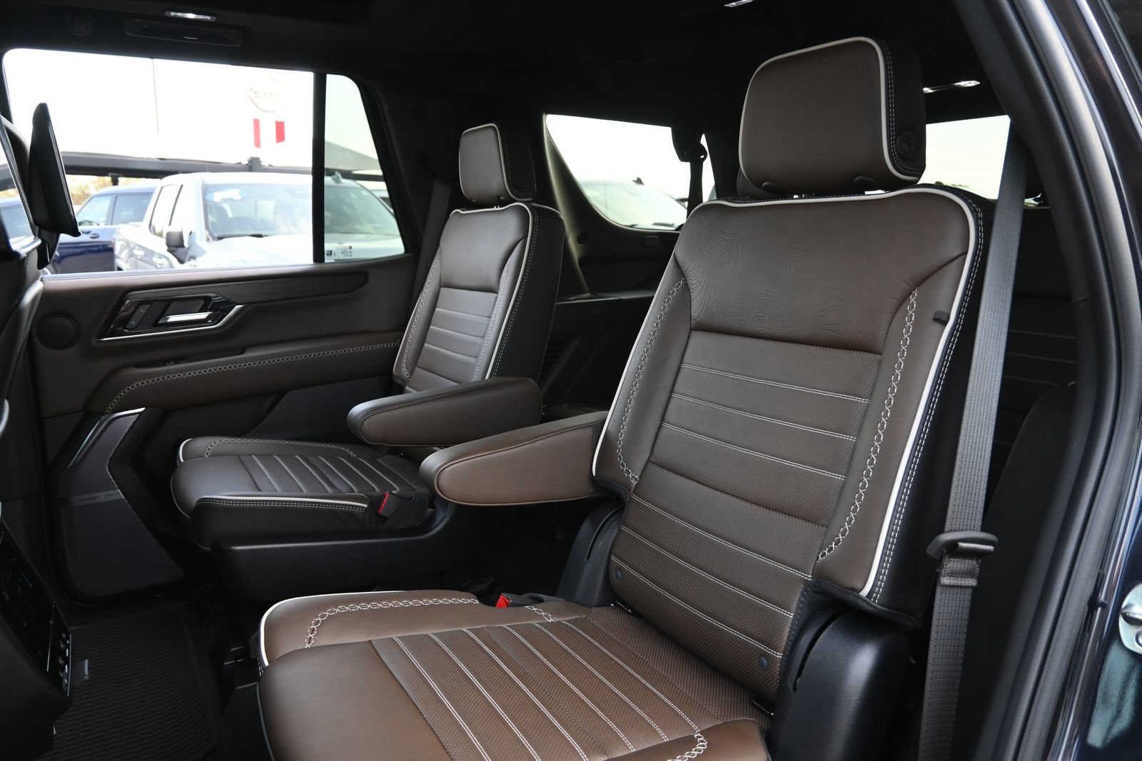 Used 2025 GMC Yukon Denali Ultimate AWD/4WD image 20