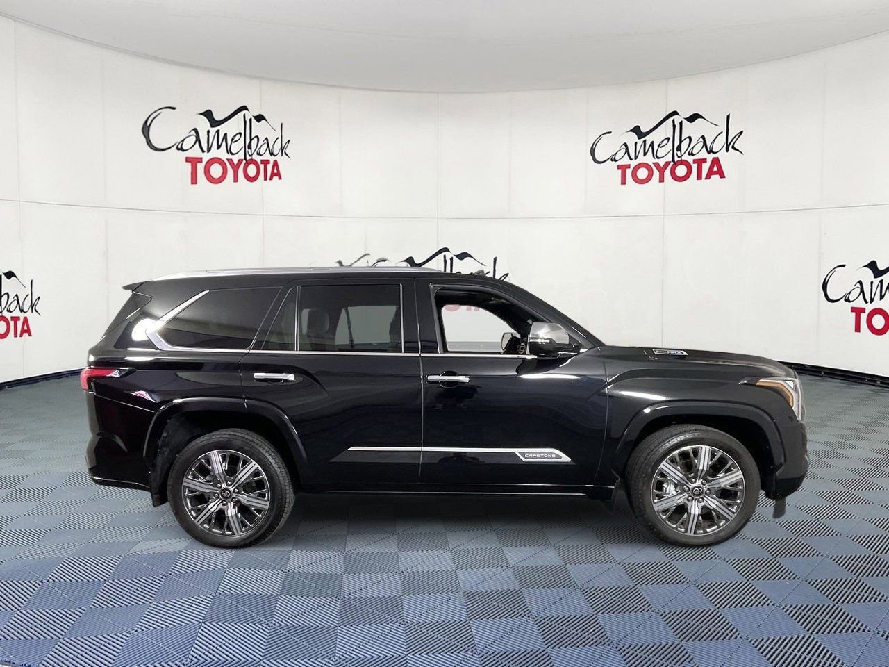 Used 2025 Toyota Sequoia Capstone image 8