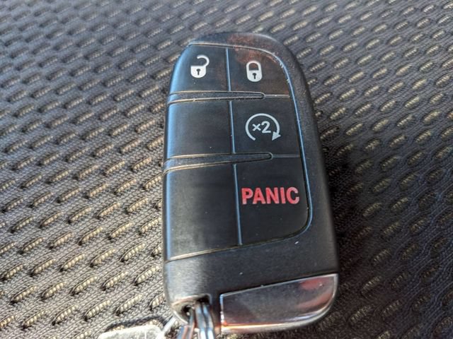 Used 2018 Jeep Renegade Altitude AWD/4WD image 32