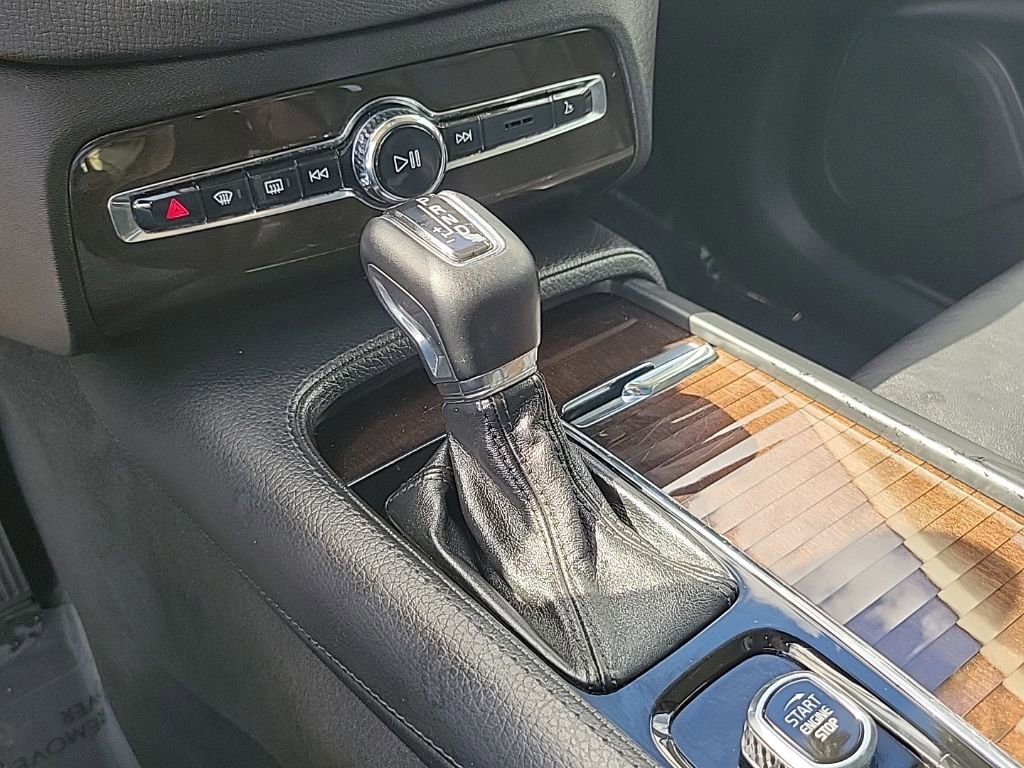 Used 2018 Volvo XC90 T5 Momentum w/ Momentum Plus Package image 22