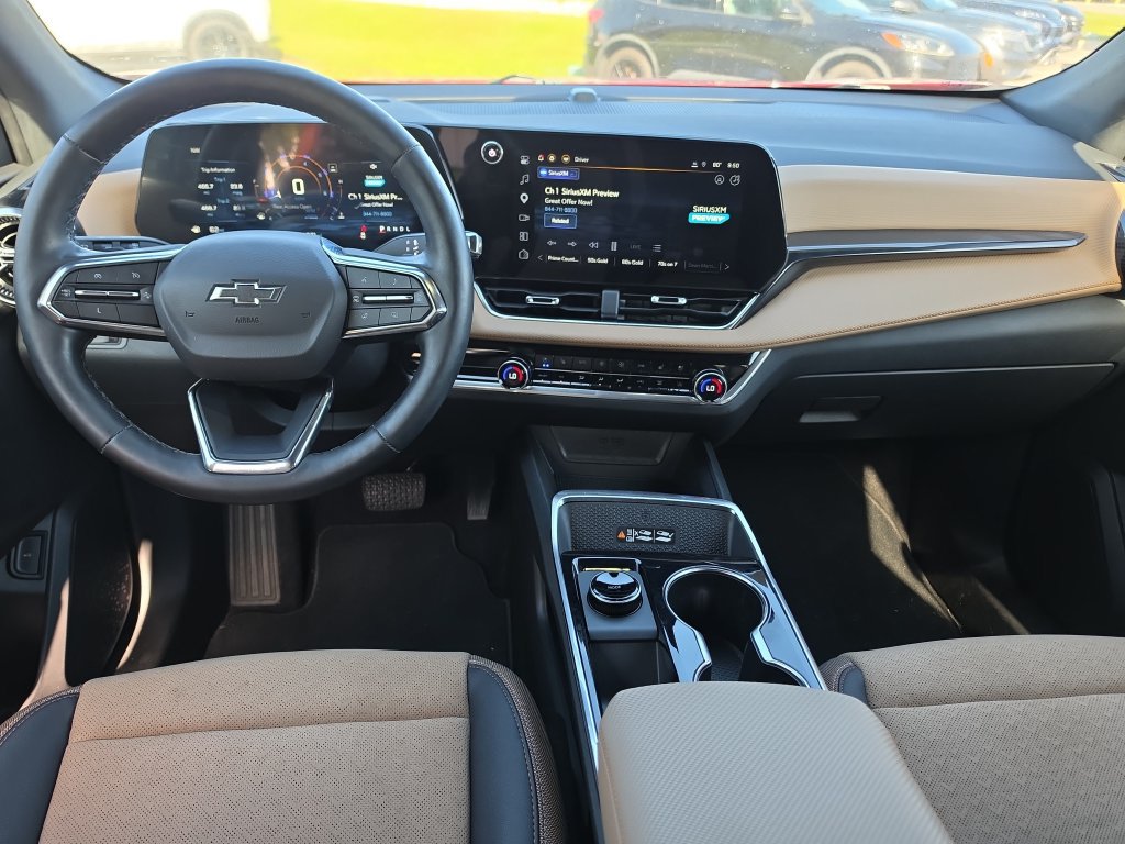 Used 2025 Chevrolet Equinox ACTIV w/ Safety and Technology Package FWD image 8