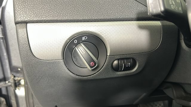 Used 2017 Volkswagen Jetta SE FWD image 19