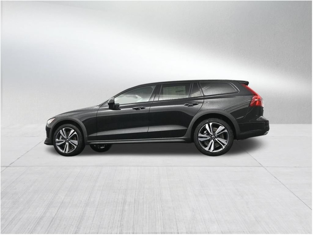 New 2026 Volvo V60 B5 Cross Country Plus AWD/4WD image 22