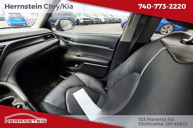 Used 2022 Toyota Camry XSE image 11