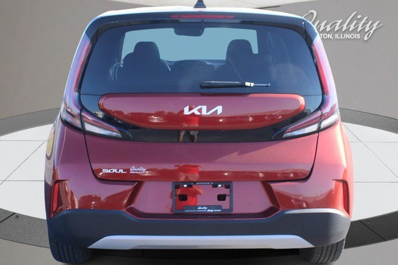 Used 2023 Kia Soul LX image 5