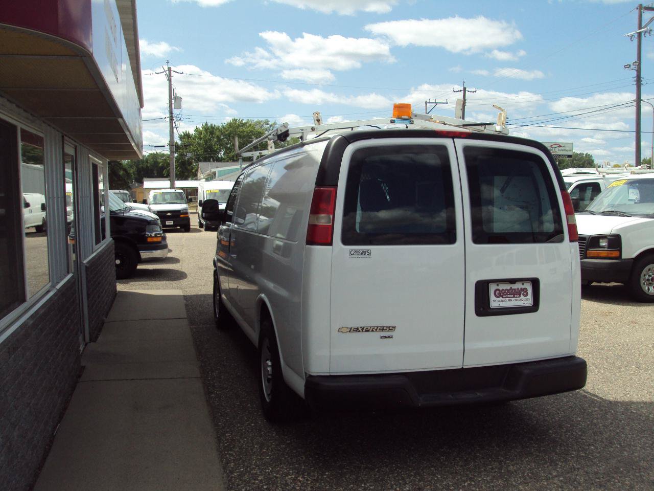 Used 2012 Chevrolet Express 1500 AWD image 4