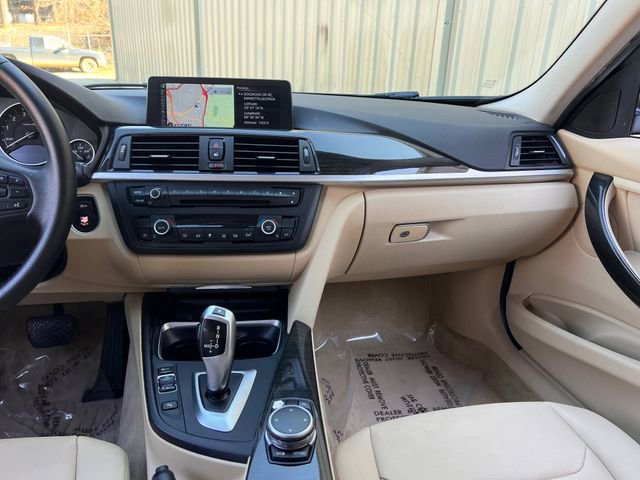 Used 2015 BMW 320i Sedan image 14