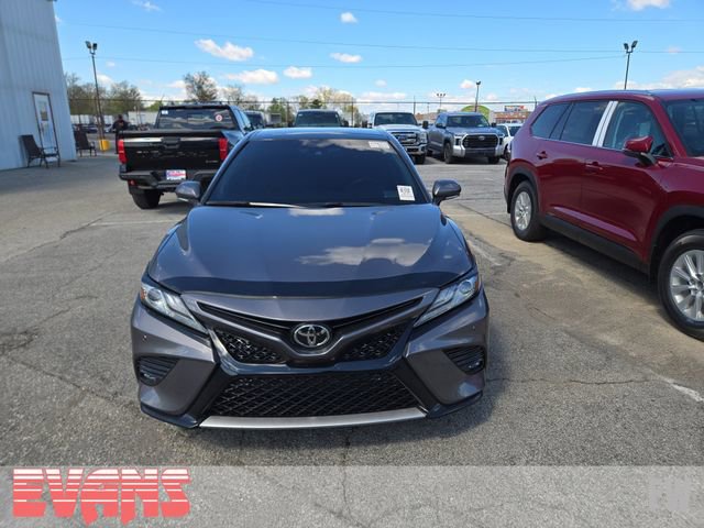 Used 2018 Toyota Camry XSE image 2