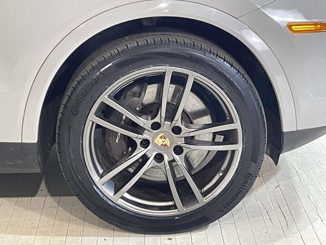 Certified 2023 Porsche Cayenne AWD/4WD image 12