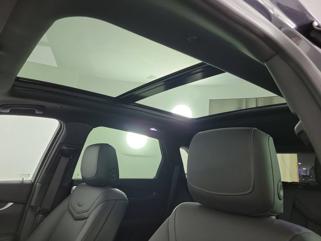 Used 2023 Cadillac XT5 Premium Luxury w/ Technology Package AWD/4WD image 19