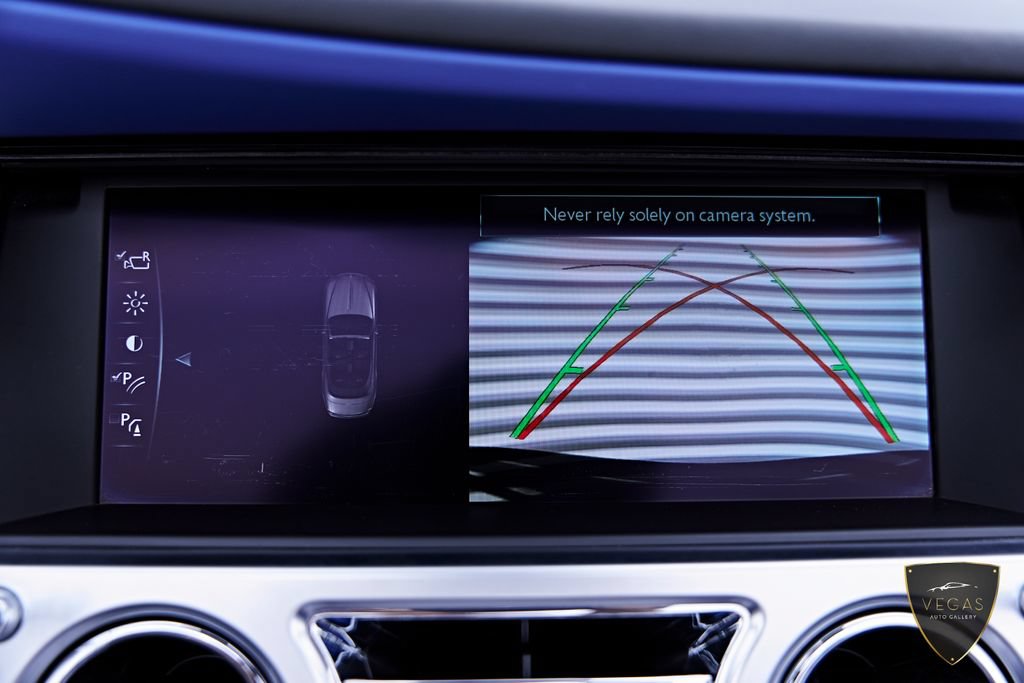 Used 2019 Rolls-Royce Dawn RWD image 91