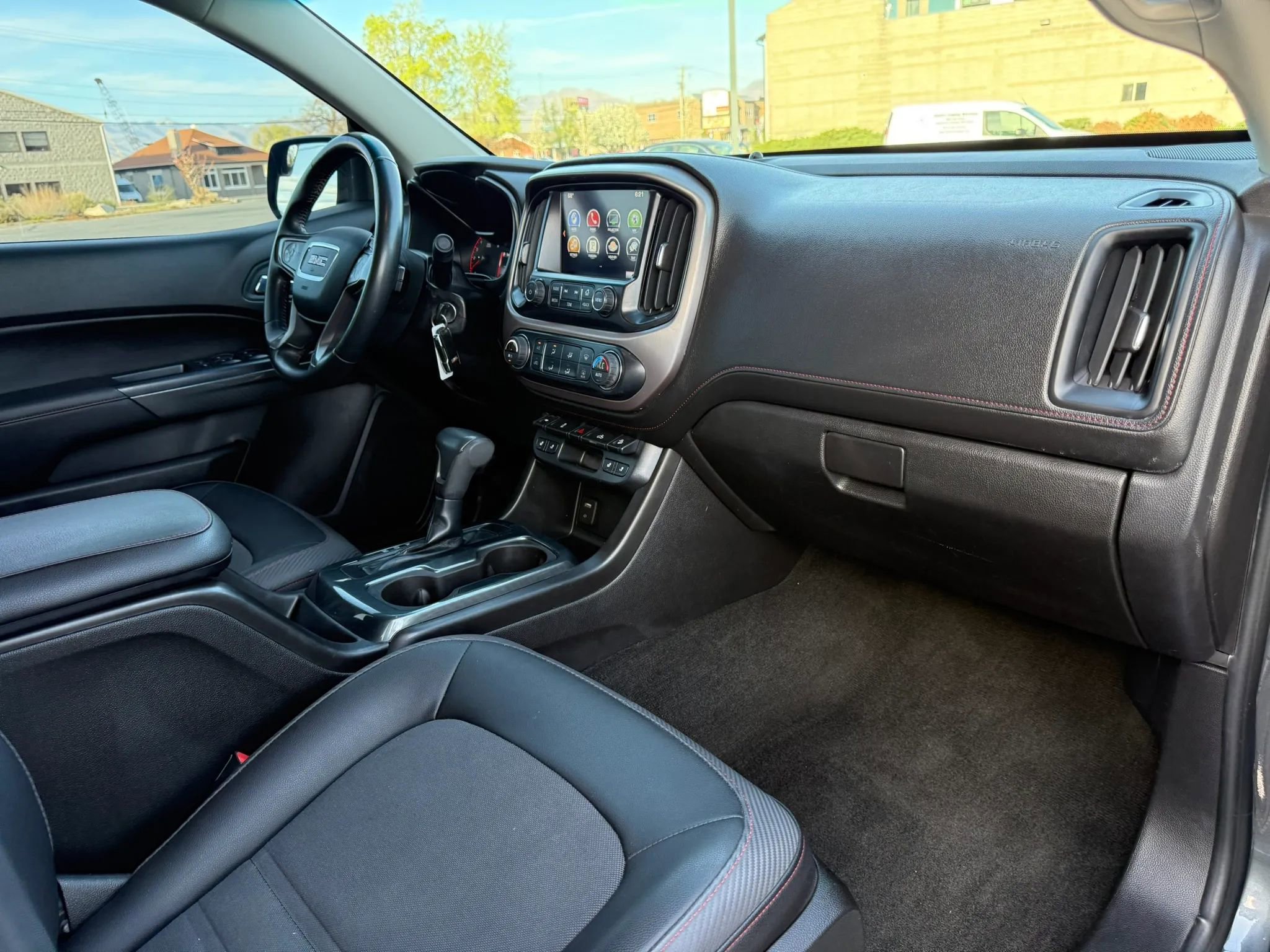 Used 2016 GMC Canyon SLE w/ All Terrain Package AWD/4WD image 17