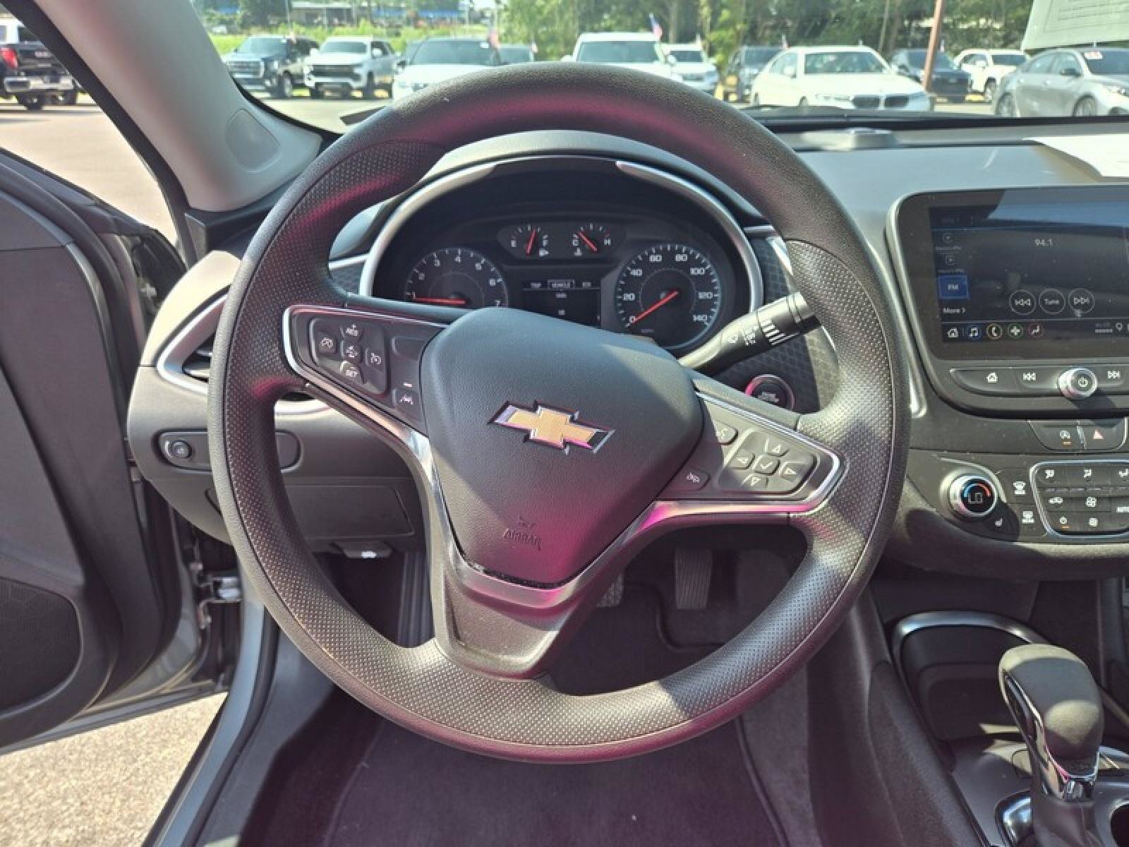 Used 2025 Chevrolet Malibu LT FWD image 9