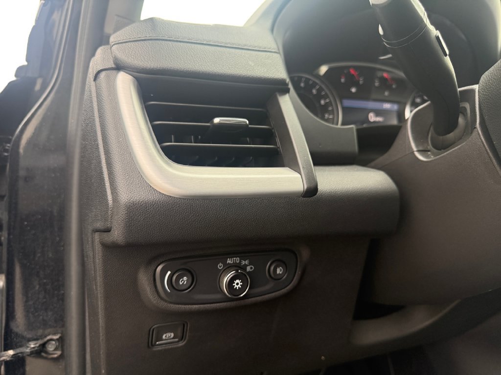 Used 2024 GMC Terrain SLT AWD/4WD image 13