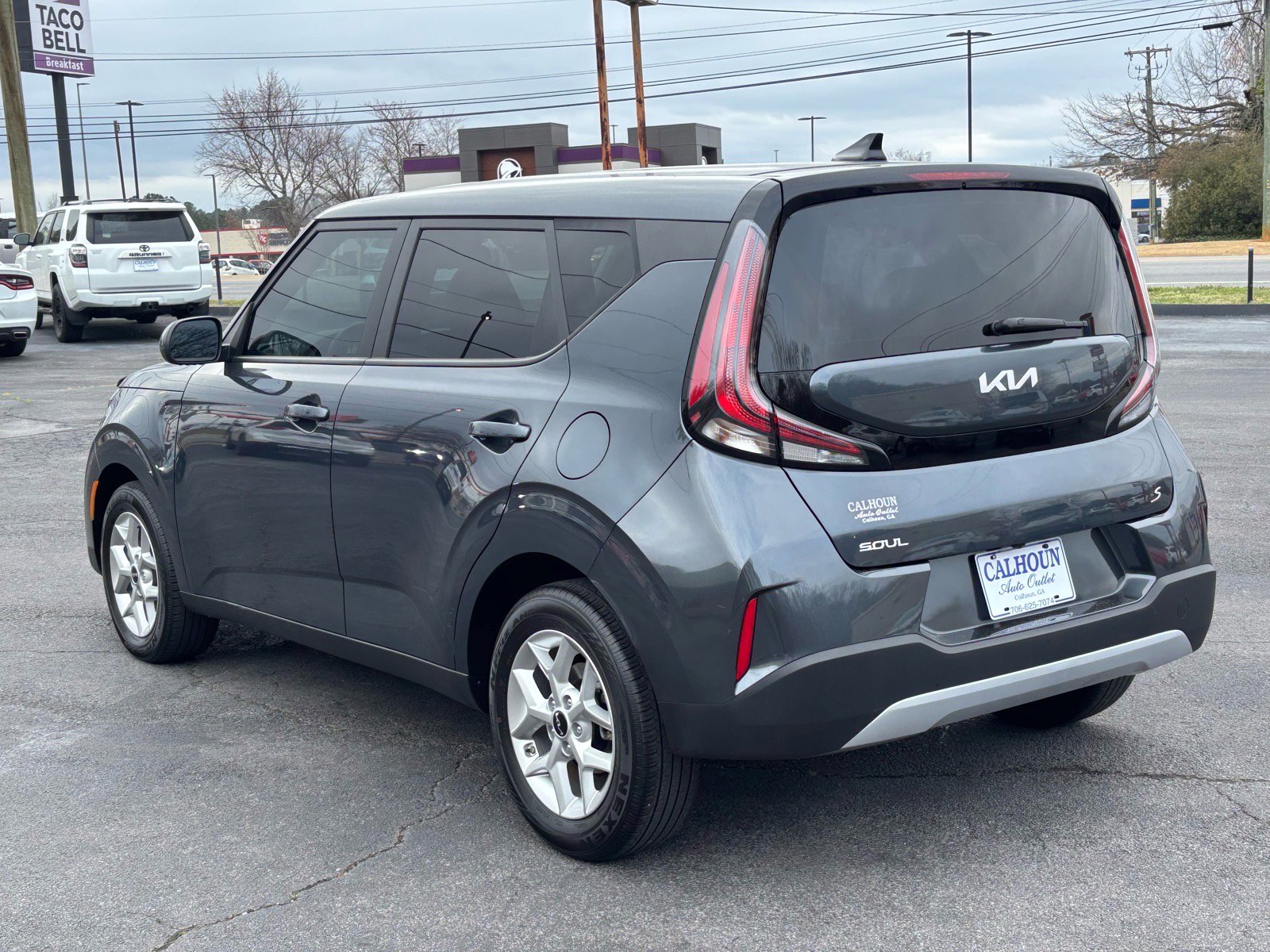 Used 2023 Kia Soul S FWD image 4