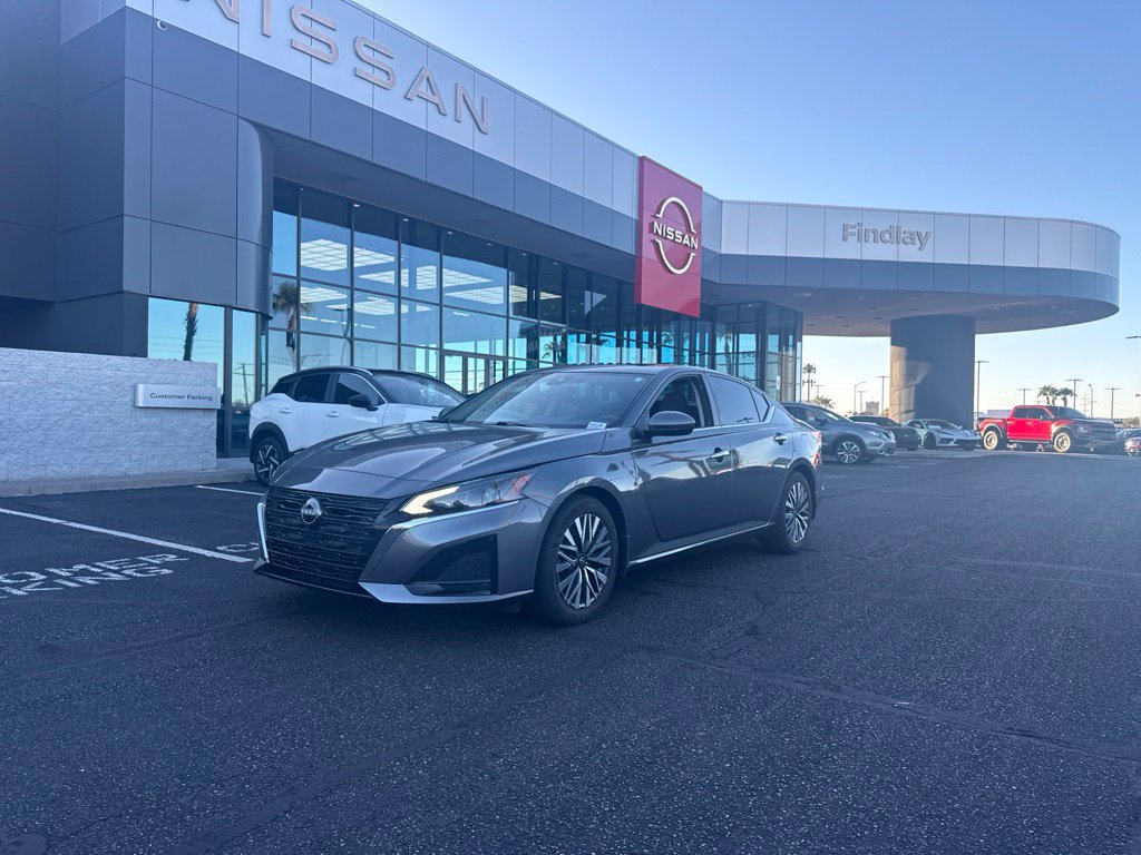 Used 2024 Nissan Altima 2.5 SV w/ SV Premium Package