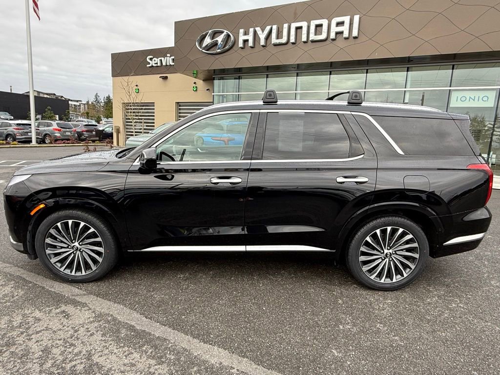 Used 2023 Hyundai Palisade Calligraphy AWD/4WD image 2
