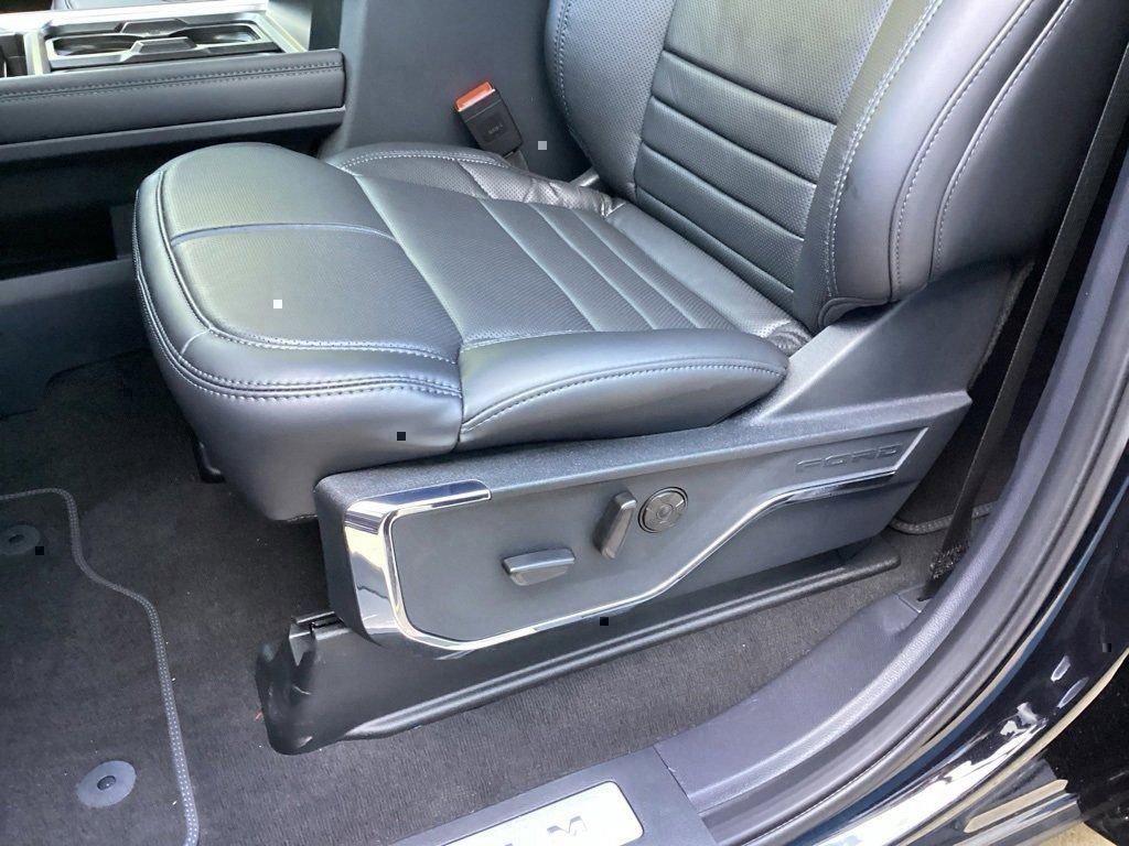 New 2026 Ford F250 Platinum w/ FX4 Off-Road Package image 29