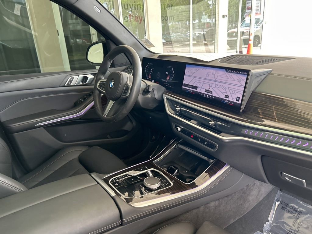 Used 2025 BMW X5 xDrive40i w/ M Sport Package image 25